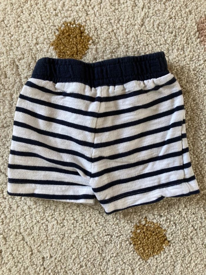 Short neuf 6 mois - photo numéro 2