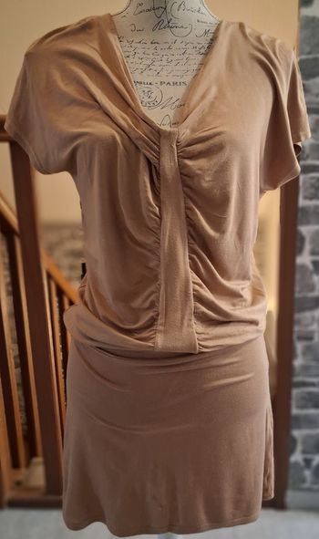 Robe courte moulante camel