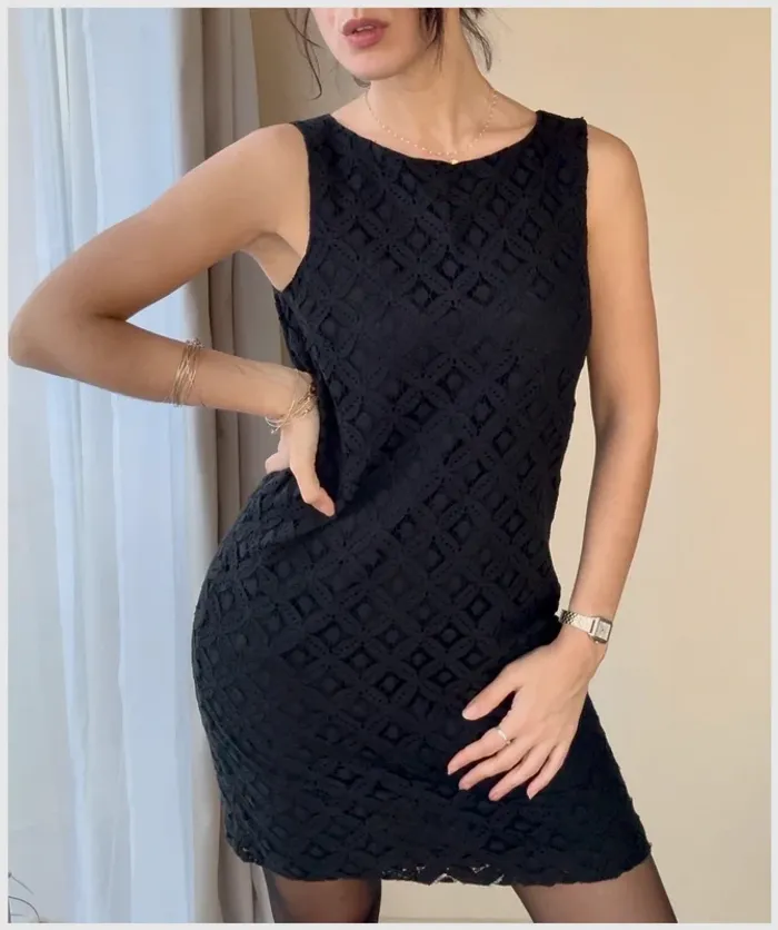 Robe noire en dentelle Monoprix 36 très bon état