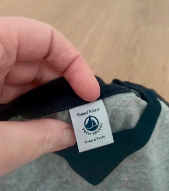 TEE shirt petit bateau neuf 10 ans - photo numéro 4