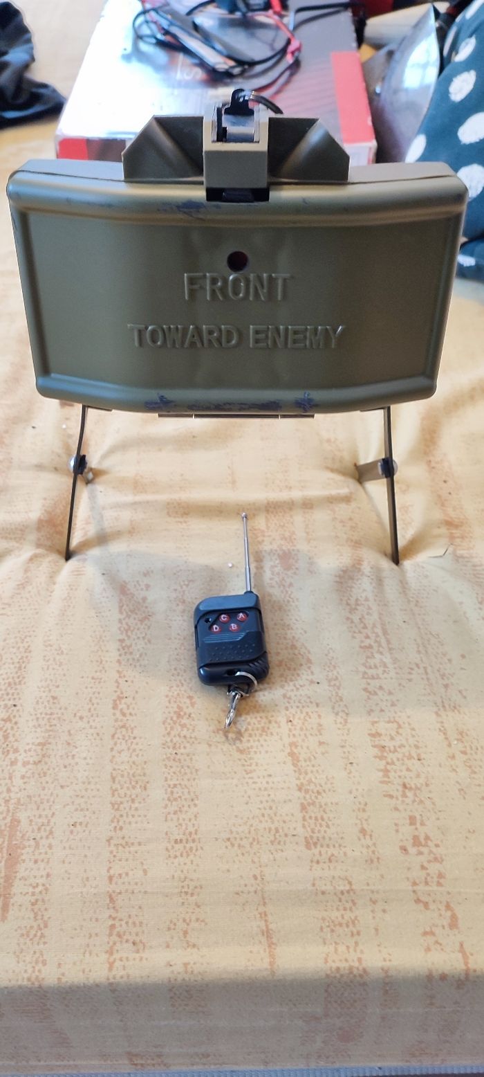 réplique Claymore avec télécommande sans fil - photo numéro 4