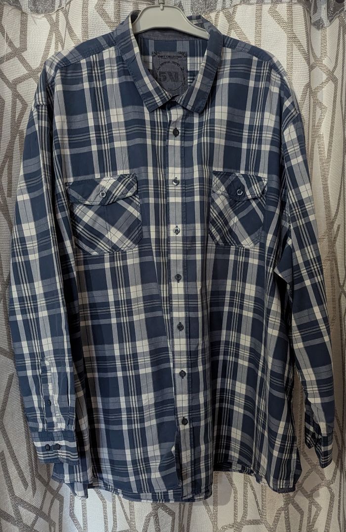 Vends chemise à carreaux bleu et blanc taille 5XL / 51-52