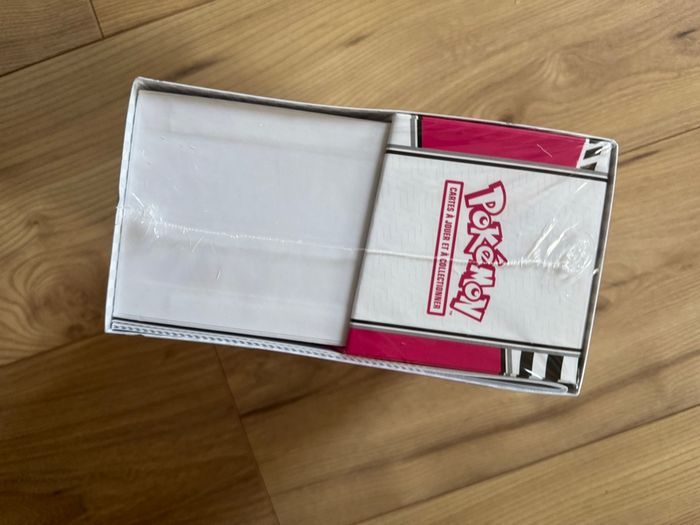 ETB Ev10,5 Flamme blanche Pokémon - photo numéro 6