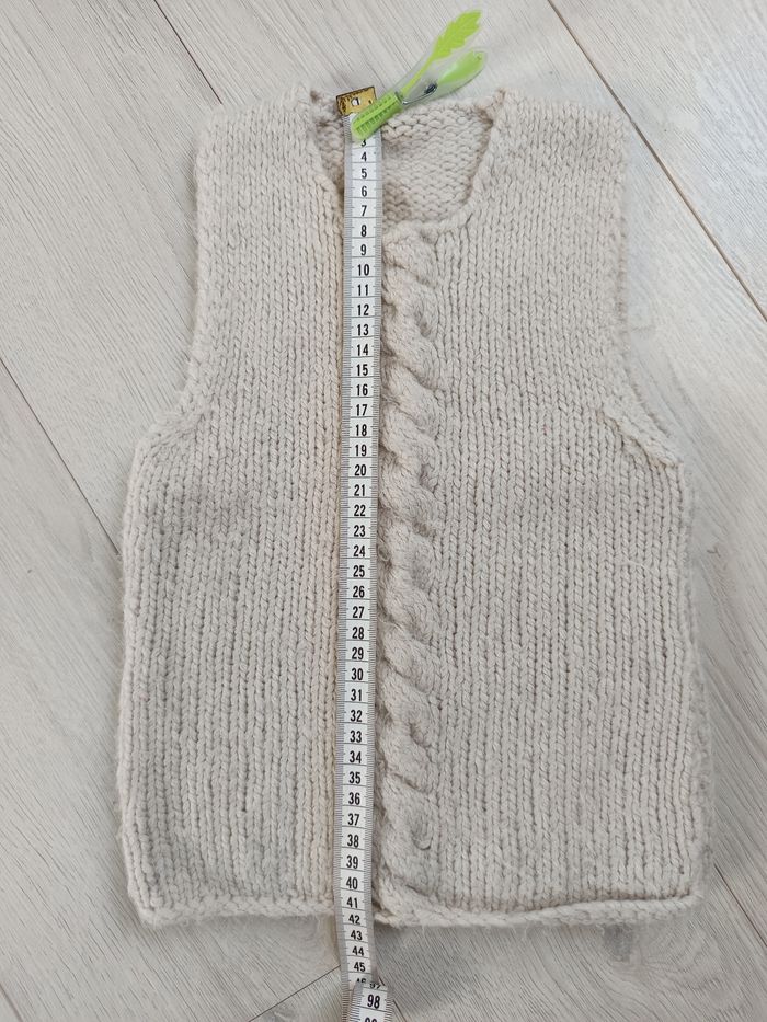 Pull sans manches crème fait main - photo numéro 2