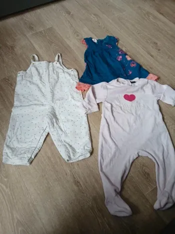 Ensemble de 3 vêtements bébé fille 12 mois