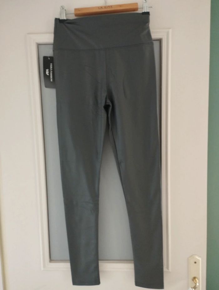 Legging simili cuir - photo numéro 4