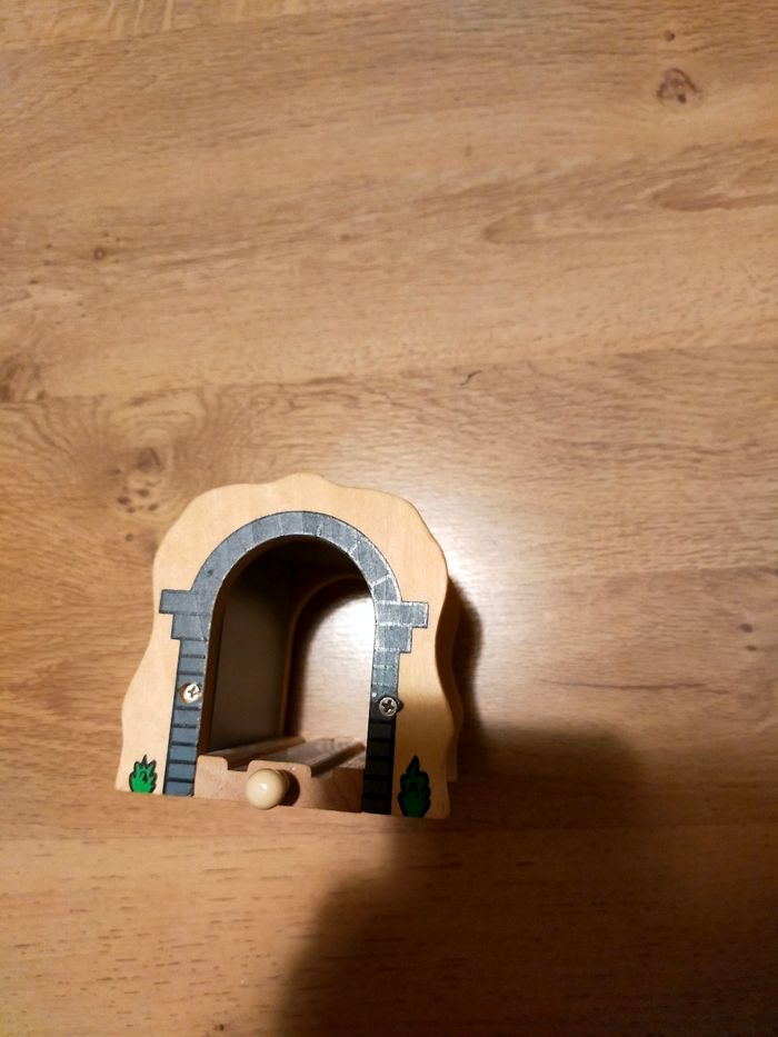 Rail tunnel de pierres grises - photo numéro 6