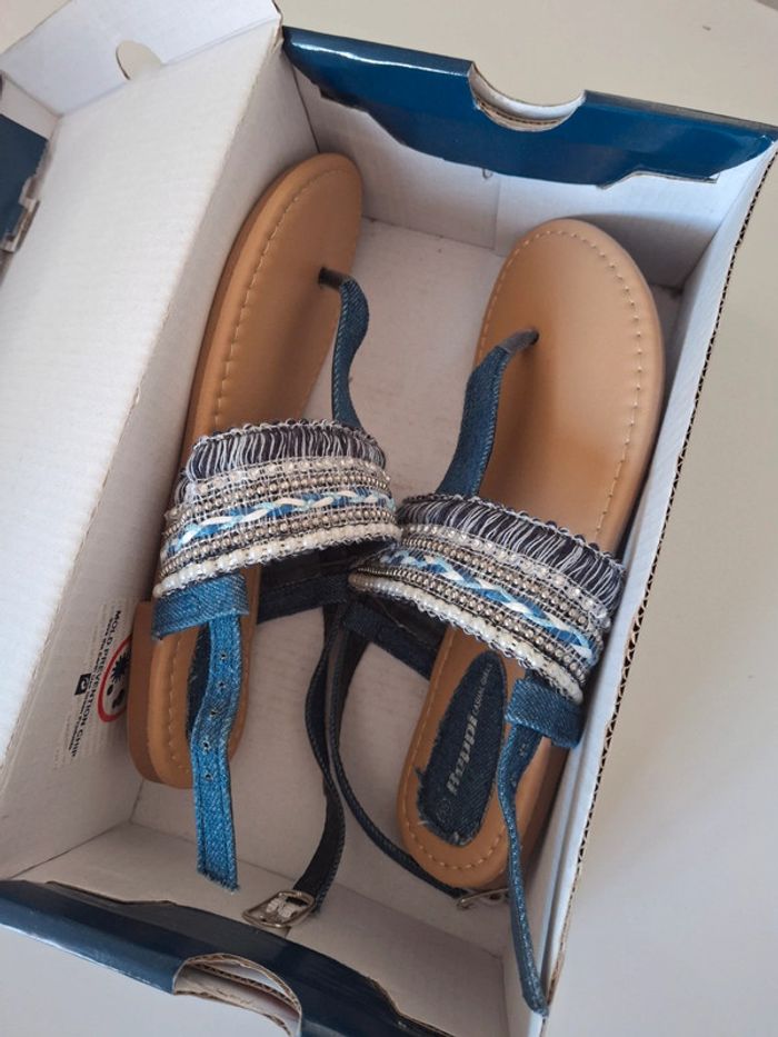 Magnifique paire de sandale beppi taille 33 fille - photo numéro 5