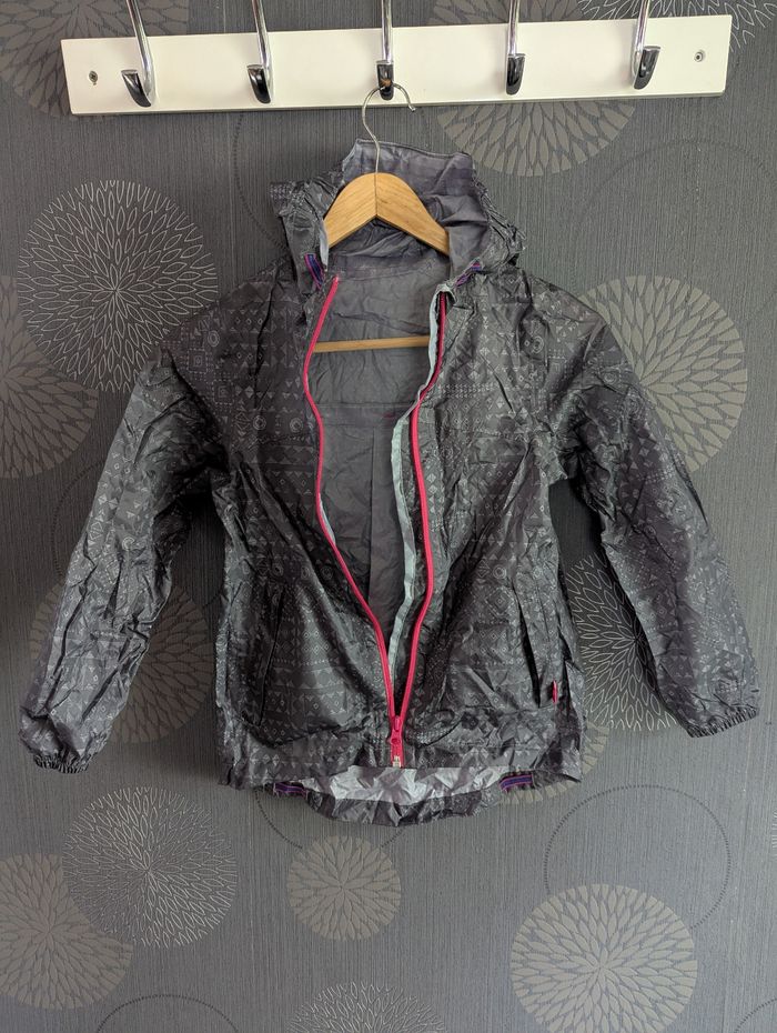 Coupe vent Quechua taille 7/8 ans