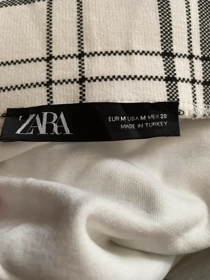 Jupe moulante zara noire et blanche - photo numéro 4