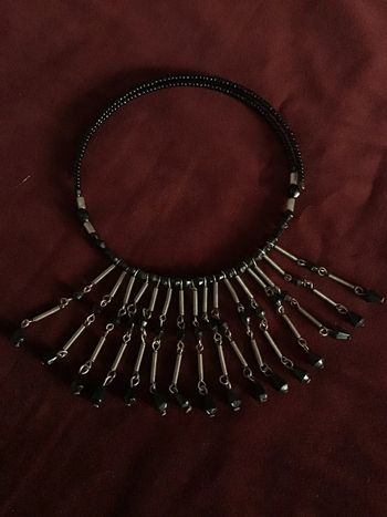 Très joli choker vintage en perles