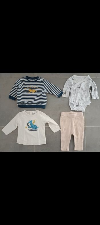 Lot de vêtements bébé garçon en 6 mois dont du neuf