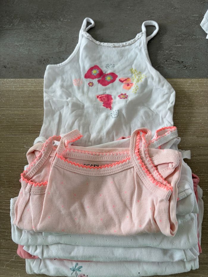 Lot vêtements fille 9 mois - photo numéro 1