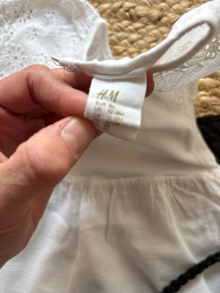 Jolie robe blanche 18 mois - photo numéro 3