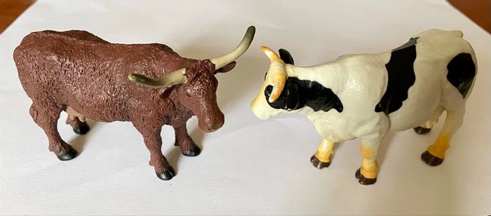 Lot de 2 vaches Papo