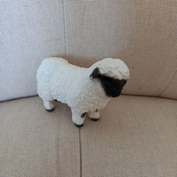 Figurine Mouton à Nez Noir du Valais Schleich