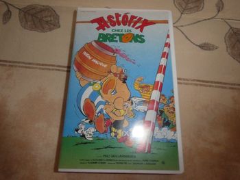 Cassette VHS Astérix chez les Bretons.