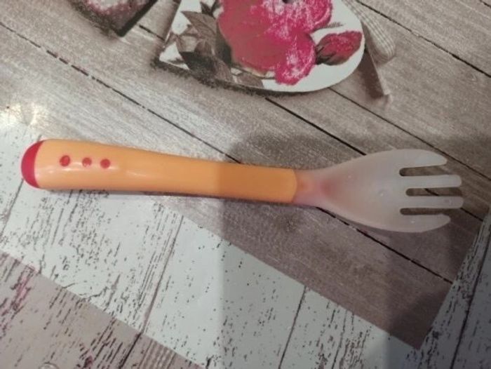Fourchette pour bébé neuve - photo numéro 2