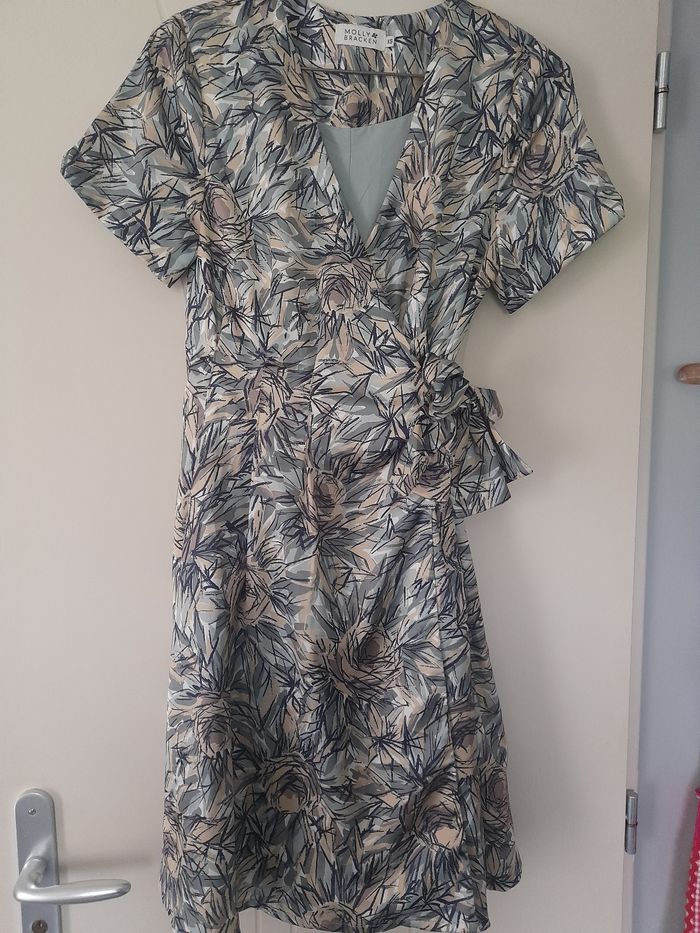 Très jolie robe molly bracken en taille xs.