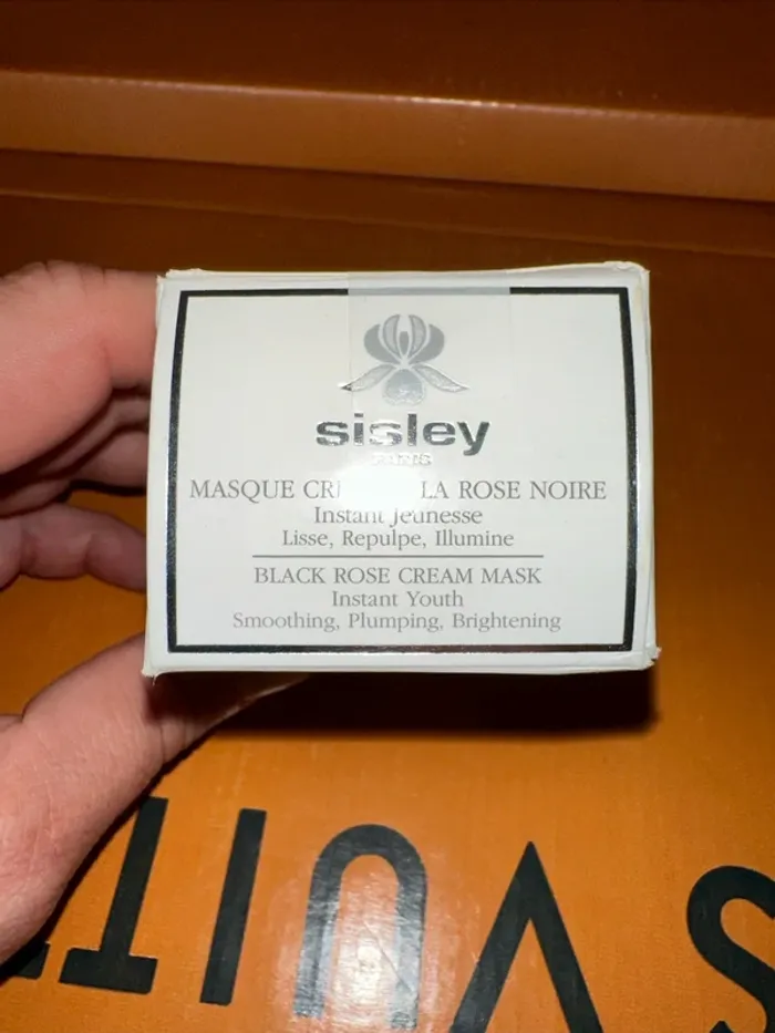 Masque, crème à la rose noire - photo numéro 5