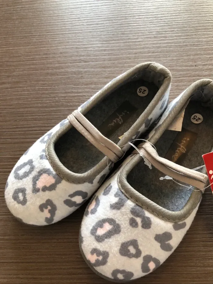 Chaussons fille 25 - photo numéro 2