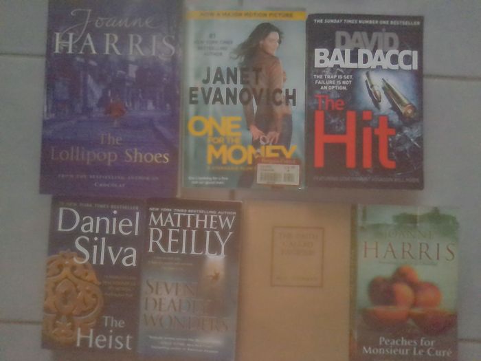 Livres en anglais, allemand, espagnol et italien.