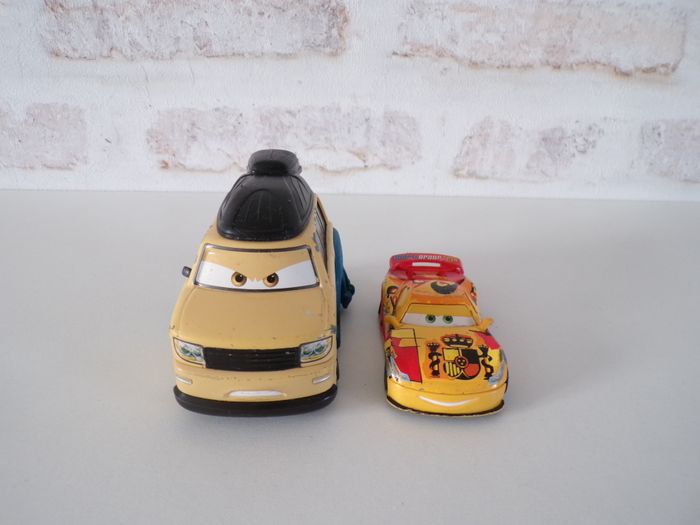 Voitures - Disney - Cars 2 - Pinion Tanaka - Miguel - photo numéro 4