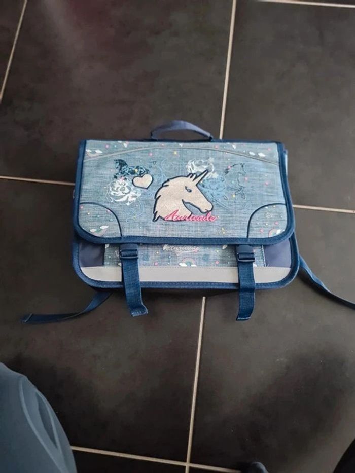 Cartable bleu marque esquisse pour fille école primaire