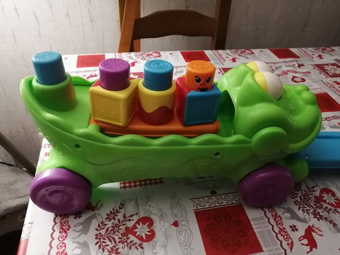 Vend crocodile jeu de forme très bonne état - photo numéro 3