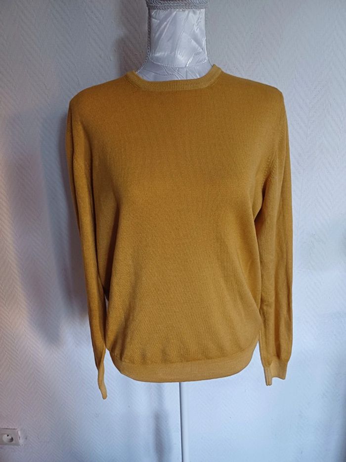 Pull couleur moutarde