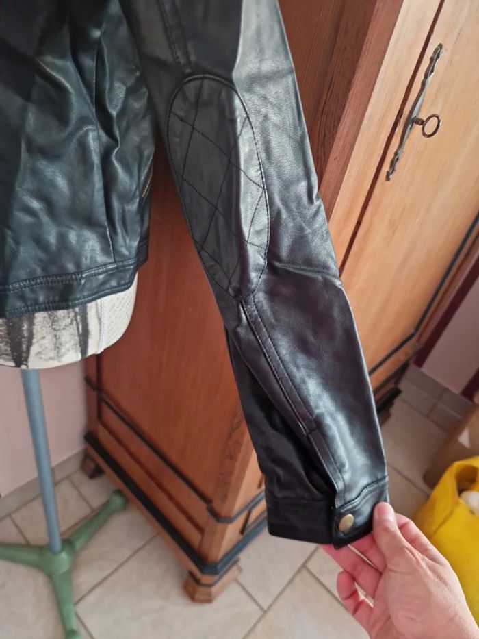 Veste noire imitation cuir - photo numéro 4