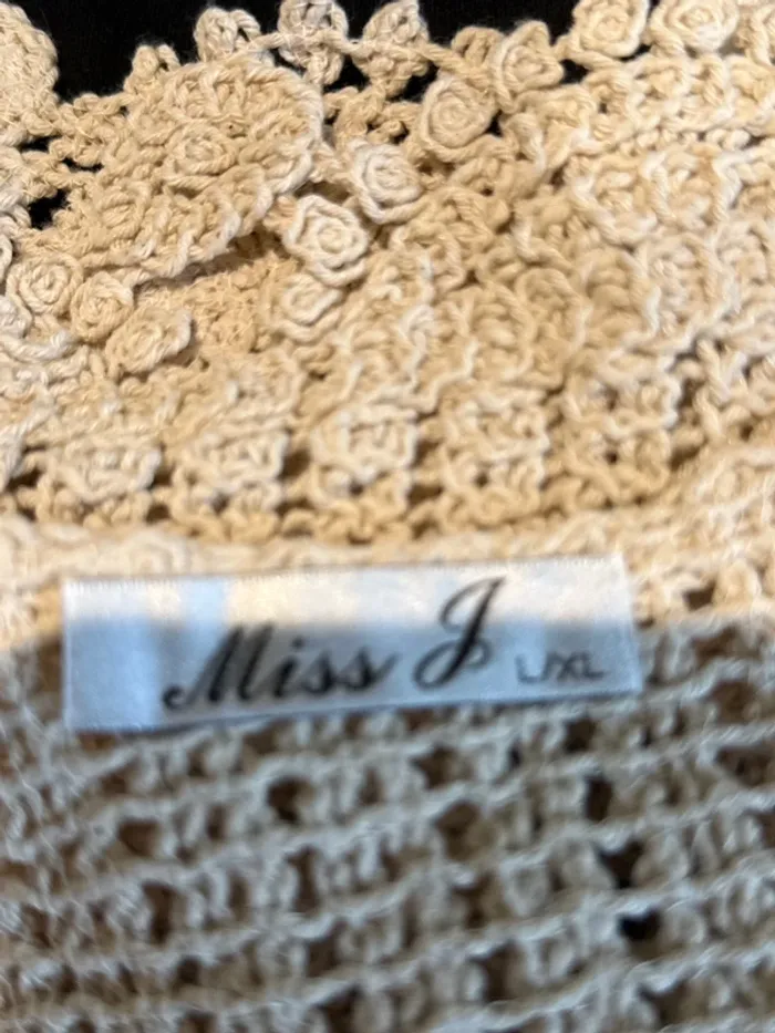 Top court en crochet femme - photo numéro 4