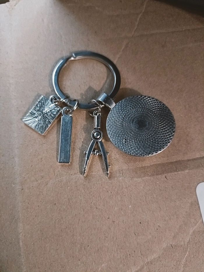 Porte clés super maîtresse - photo numéro 2