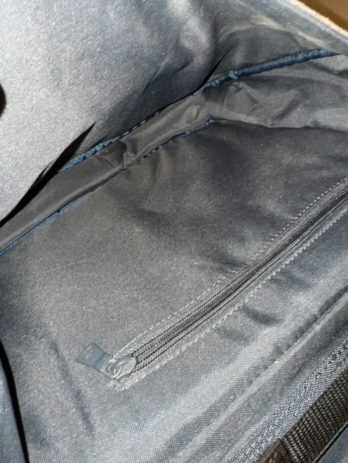 Cartable Tann's, bon état mais il y a quelques marques d'usures, 35x25cm - photo numéro 5