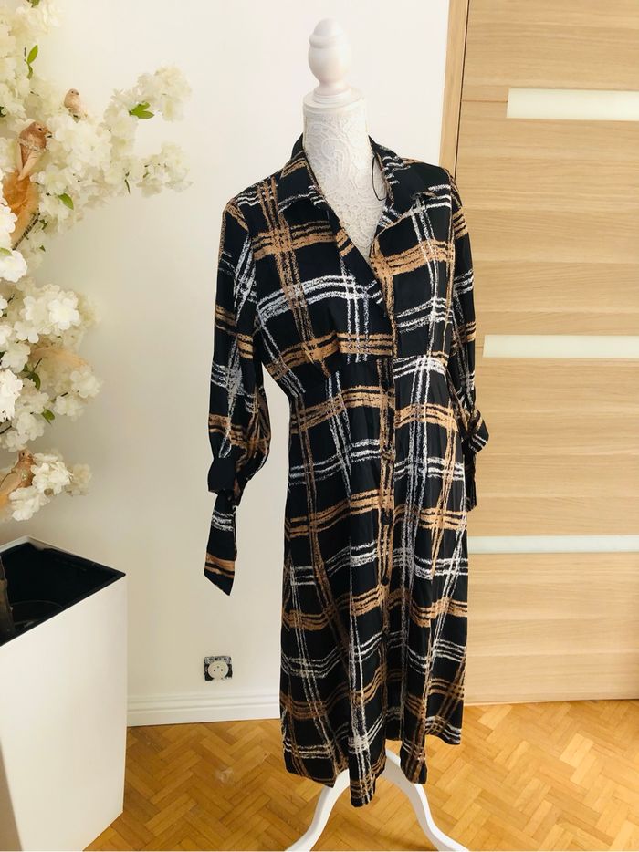 Robe Zara longue neuve taille M - photo numéro 2