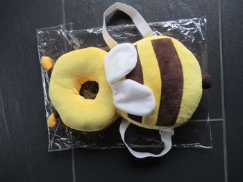 Coussin (sac à dos) protection tête bébé abeille neuf