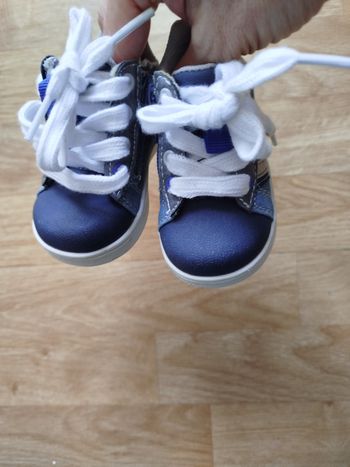 Chaussures pointure 18 