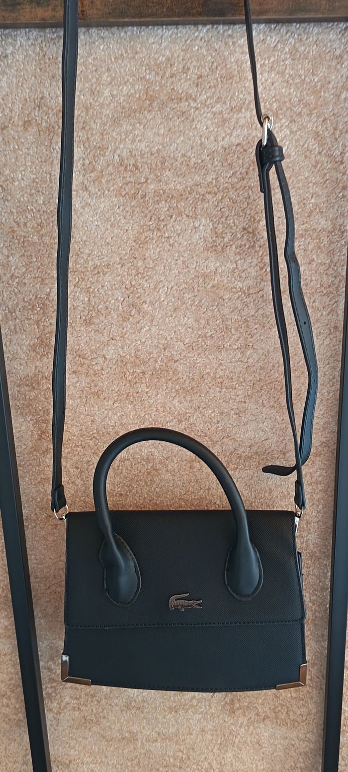 Petit sac à main bandoulière rigide Neuf Lacoste - photo numéro 2