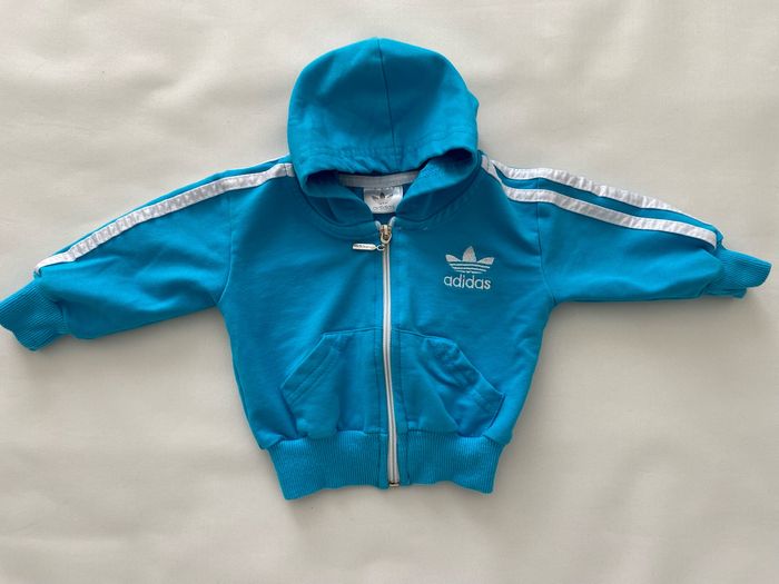 Survêtement bleu avec capuchon Adidas 6 mois - photo numéro 2