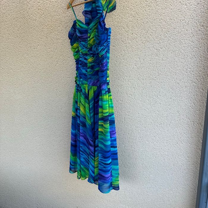 Robe à bretelles élégante - photo numéro 2