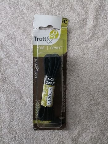 1 paire de lacets noirs cirés de 120 cm