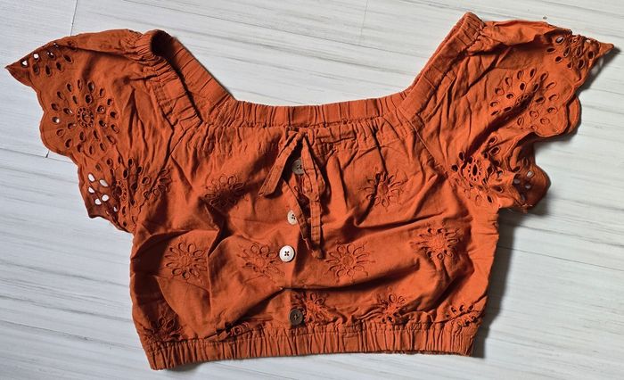 Crop top