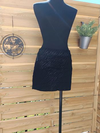 Minijupe neuve taille 00
