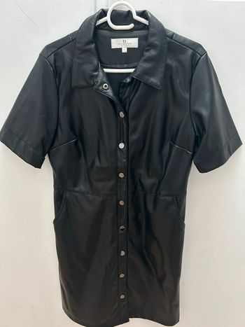 Robe simili cuir noir chic et jeune taille M