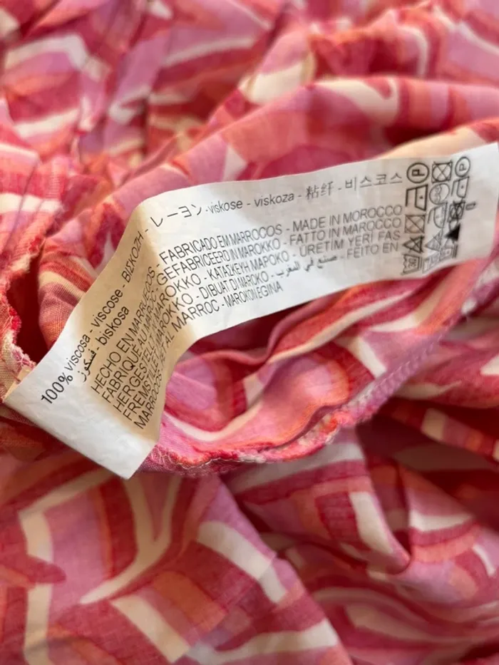 Robe graphique rouge rose ZARA – Taille XS – Coupe fluide mi-longue – Motif psyché rétro - photo numéro 7
