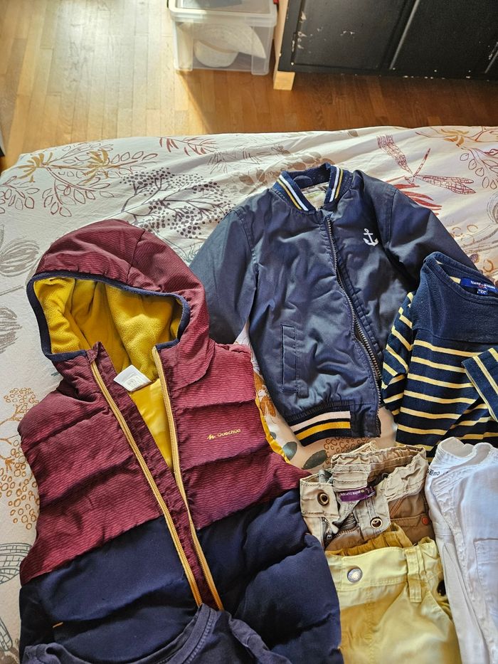Lot vêtements garçon 4 ans - photo numéro 3