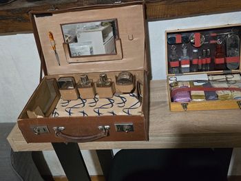 Valise / boîte pharmacie ancienne.  Collection