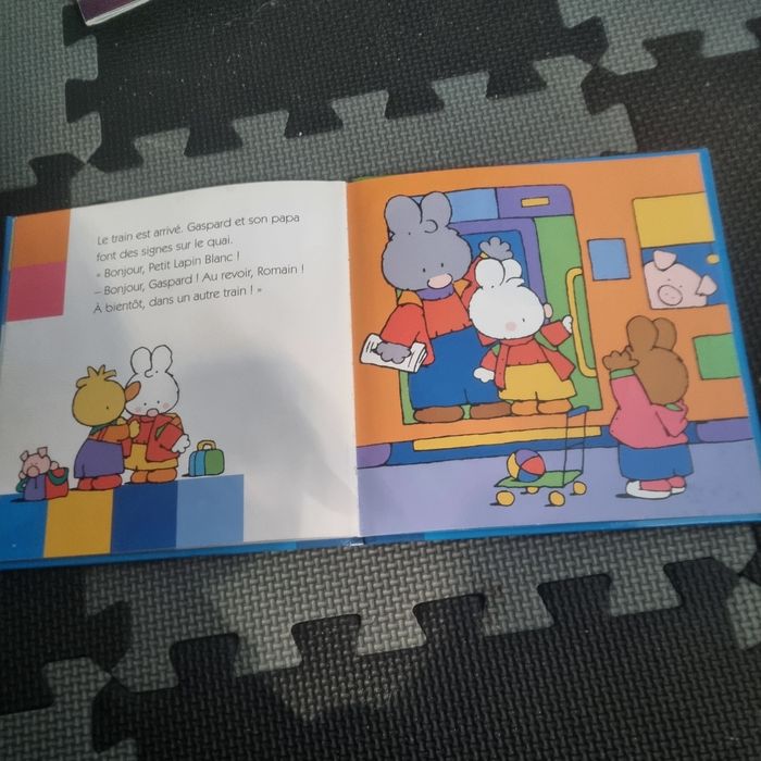 Livre enfant Petit Lapin Blanc :prend le train - photo numéro 7