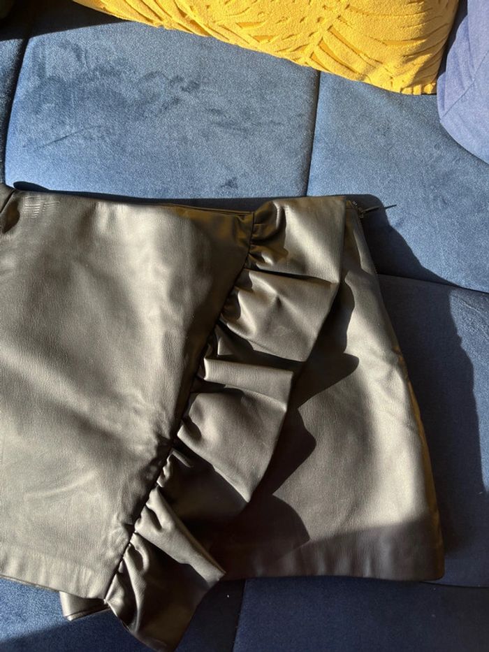 jupe short en cuir zara S - photo numéro 2