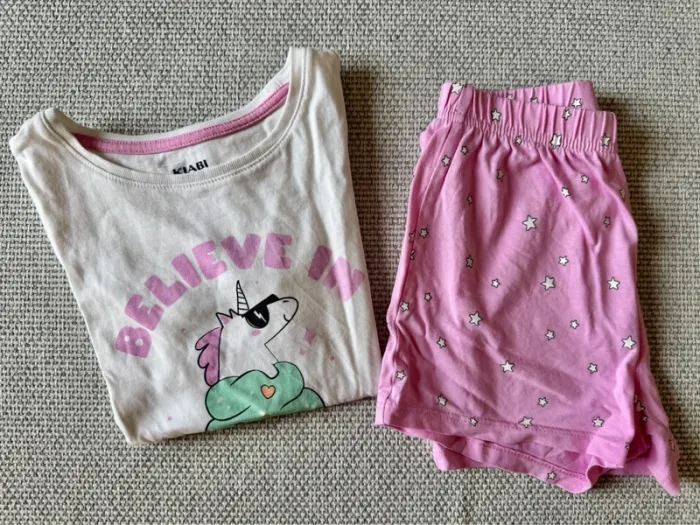Pyjama court short rose et blanc fille en coton bio 6 ans en parfait état